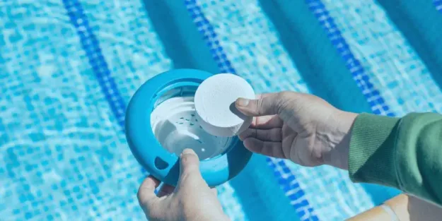 piscina y mantenimiento profesional